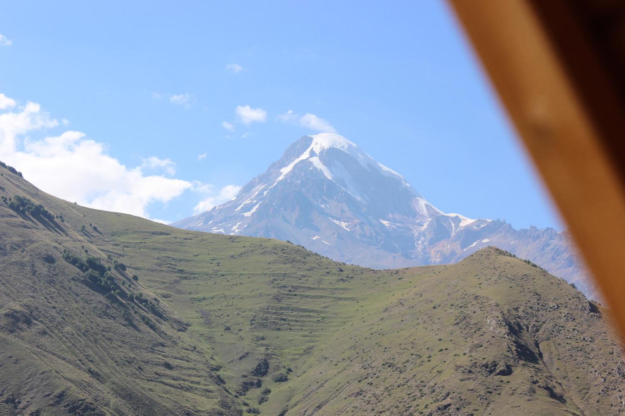 Apartamento Kazbegi Folk Exterior foto
