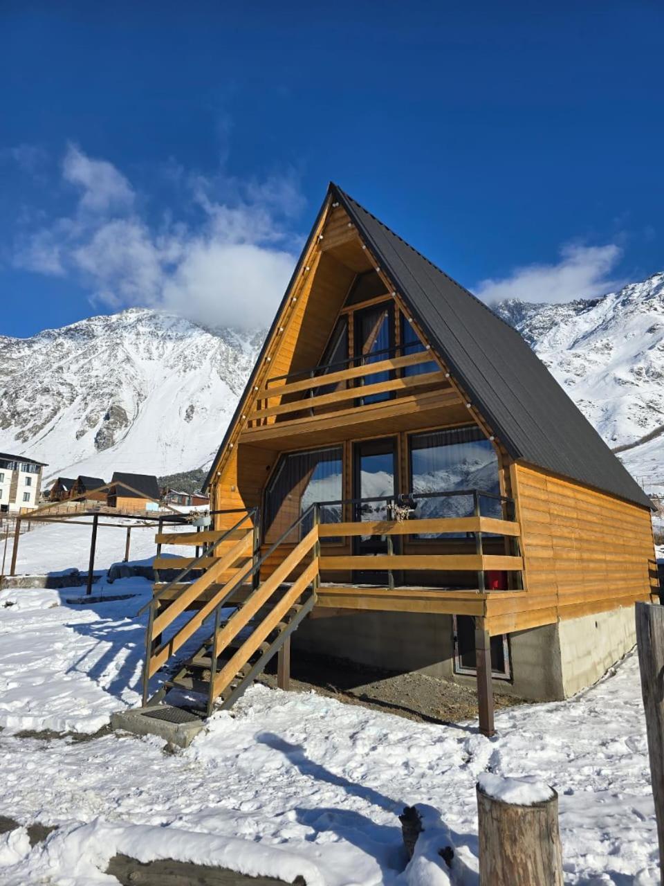 Apartamento Kazbegi Folk Exterior foto