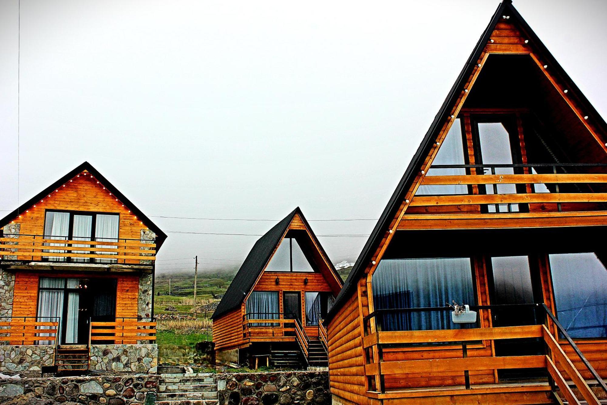 Apartamento Kazbegi Folk Exterior foto